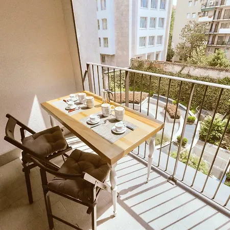 Luxury Superior Central Station Apartment