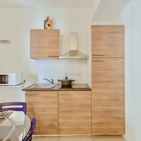 Luxury Superior Central Station Apartment
